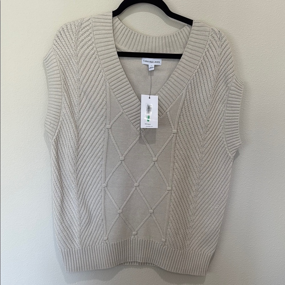 NWT Calvin Klein Women's Cream Sweater Vest